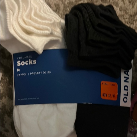 Old Navy kids unisex Black and White Socks - large and medium 20 per Pack - Picture 3 of 5